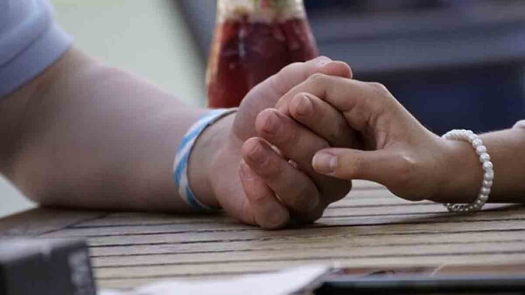 Hosszú hetek után, végre hazajön. A törzshelyünkön fogunk találkozni ma délután. Hit - Írók és Olvasók